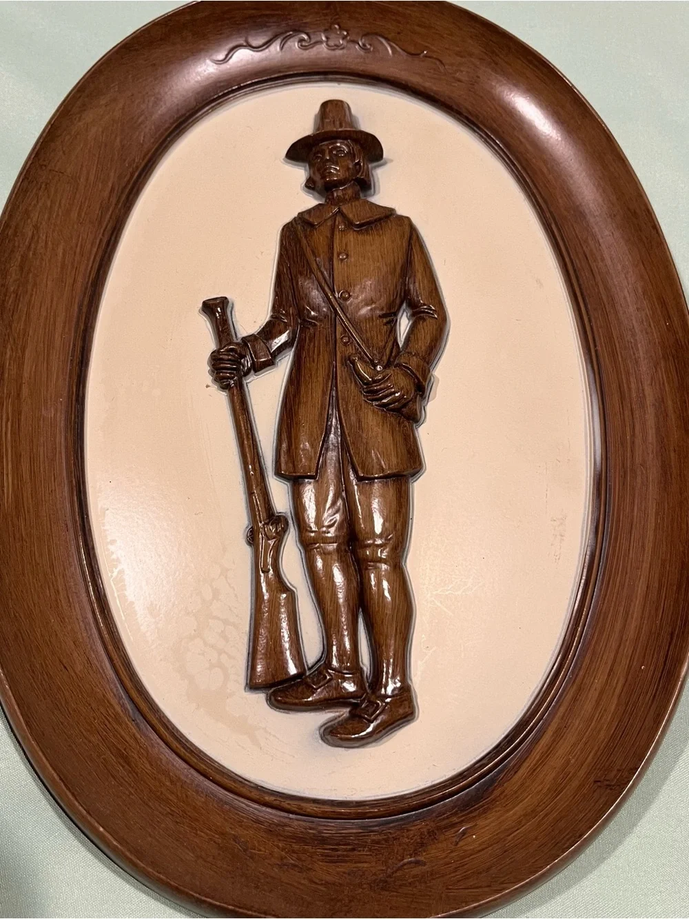 Vintage pair of 1960 Syroco Colonial Pilgrim/Puritan wall plaques